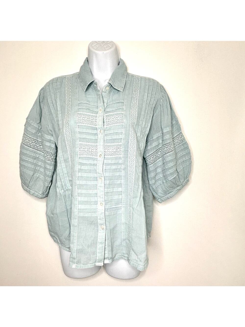 Sundance Short Sleeve Collared Button Down Lace Pin Tucks Seafoam M